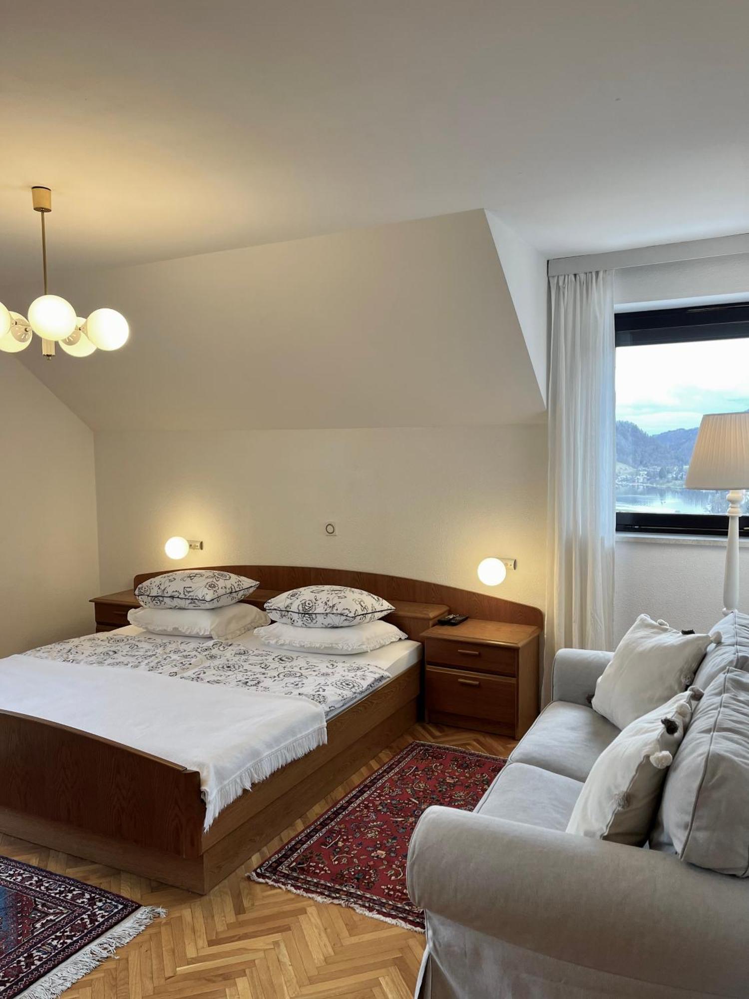 Lakeview Guesthouse & Chalet בלד מראה חיצוני תמונה