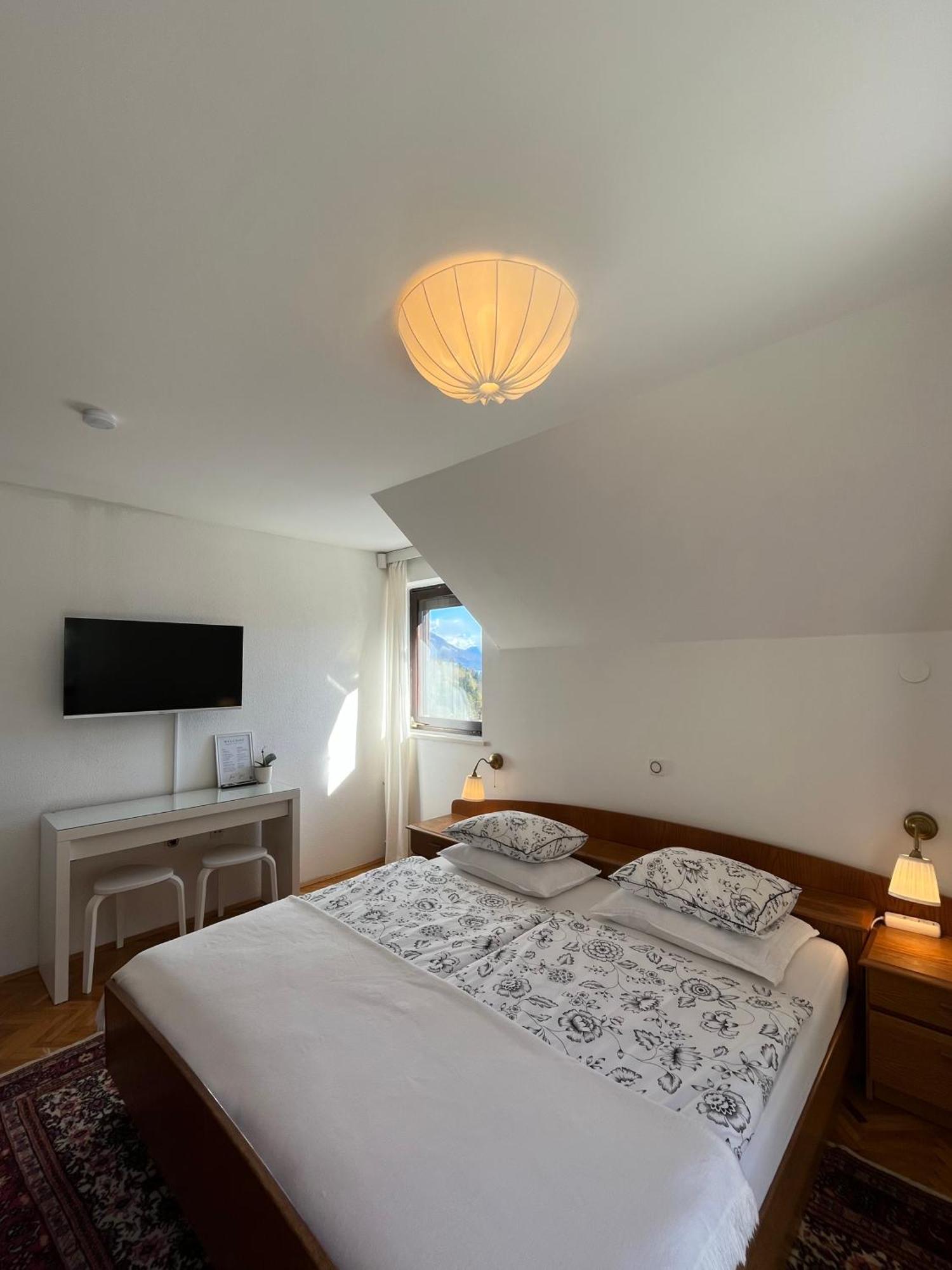Lakeview Guesthouse & Chalet בלד מראה חיצוני תמונה