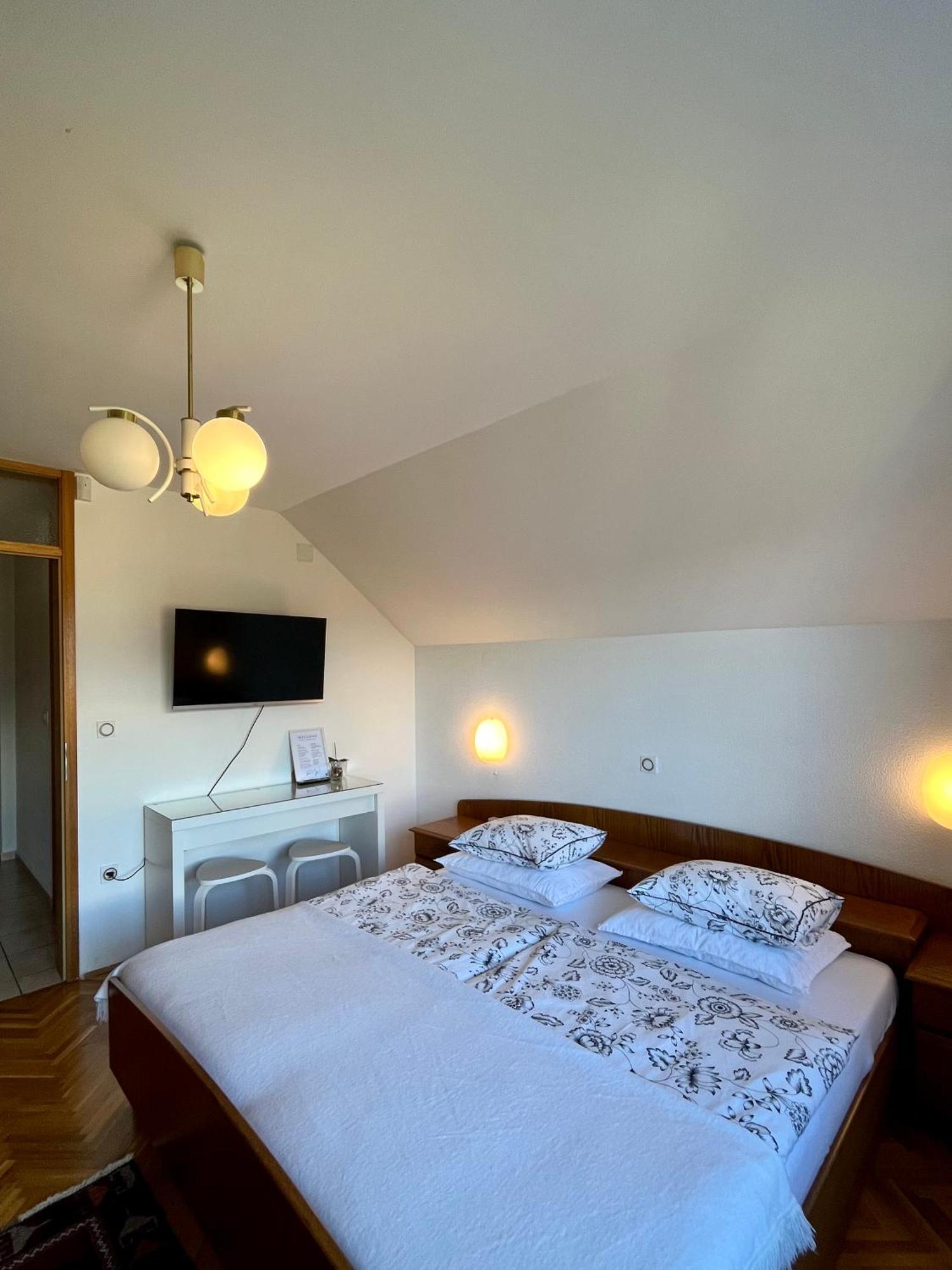 Lakeview Guesthouse & Chalet בלד מראה חיצוני תמונה