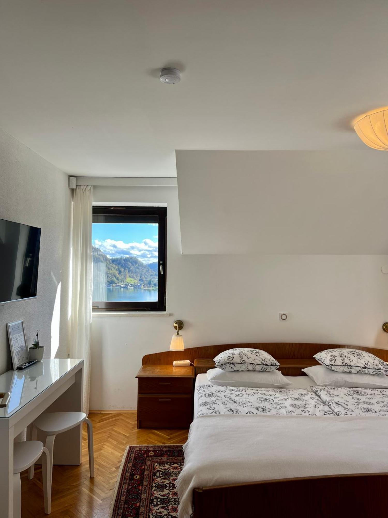 Lakeview Guesthouse & Chalet בלד מראה חיצוני תמונה