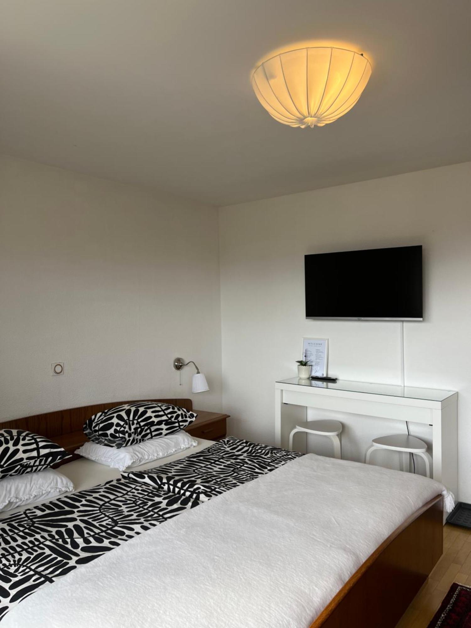 Lakeview Guesthouse & Chalet בלד מראה חיצוני תמונה
