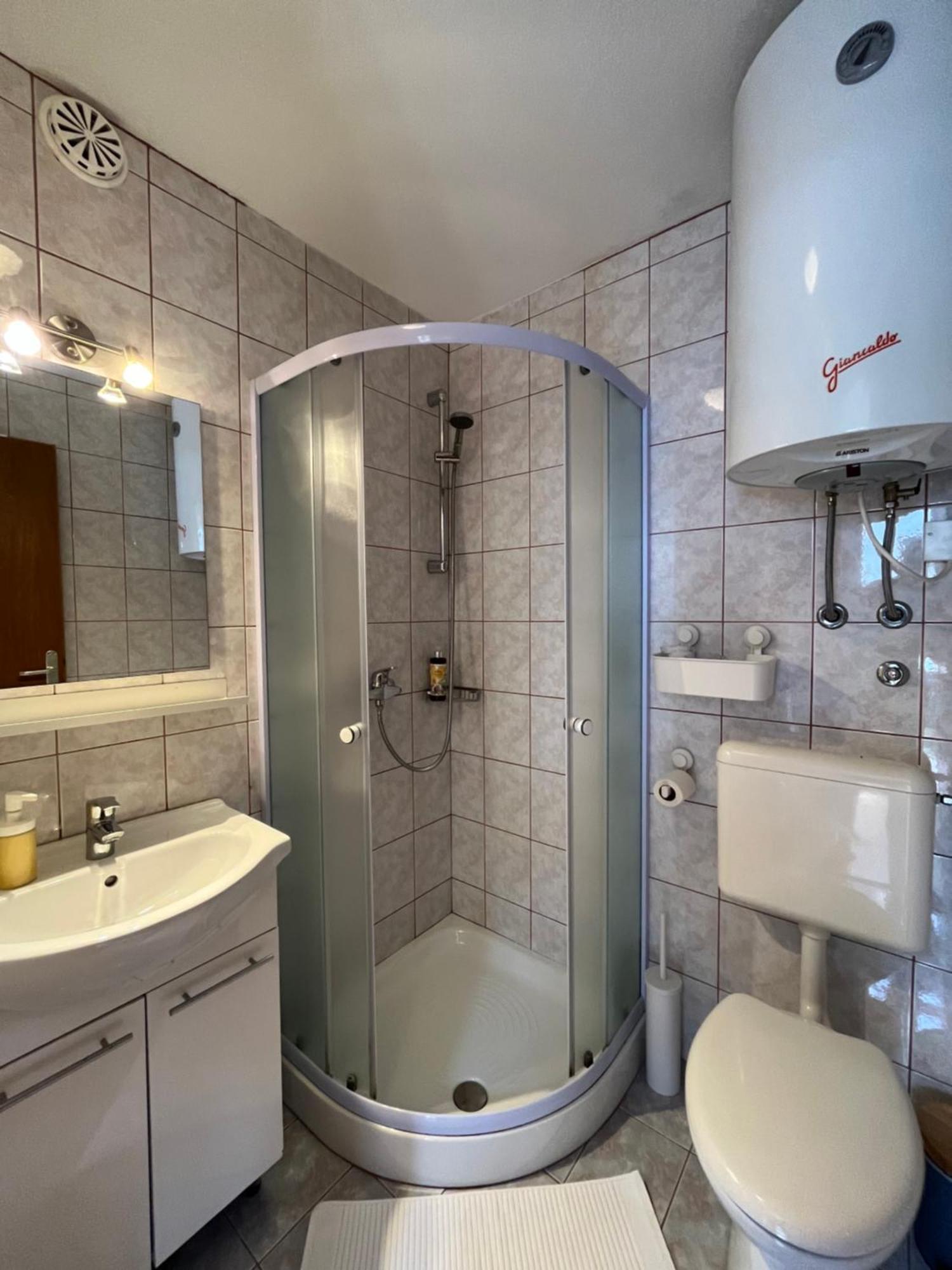 Lakeview Guesthouse & Chalet בלד חדר תמונה