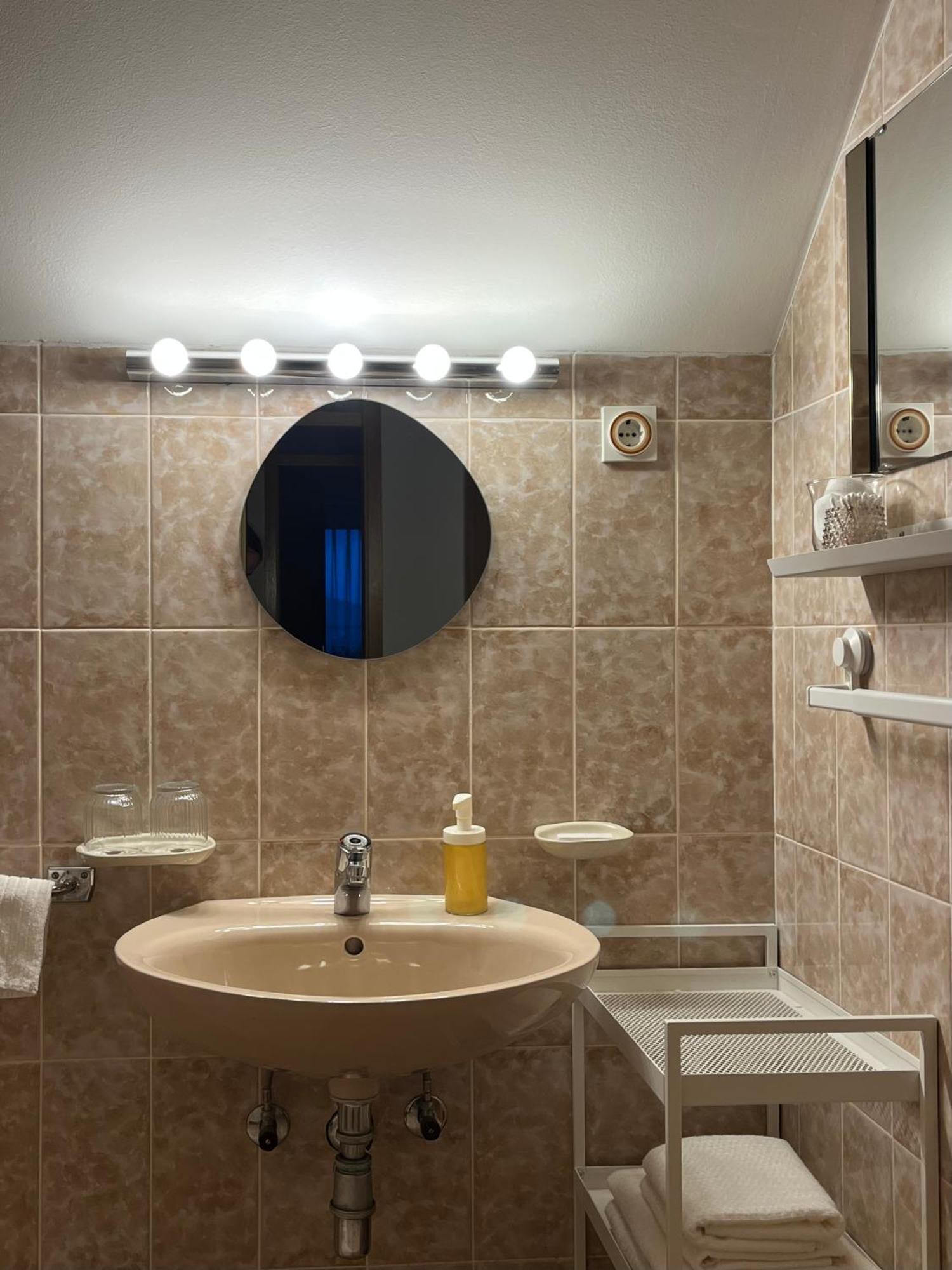 Lakeview Guesthouse & Chalet בלד חדר תמונה